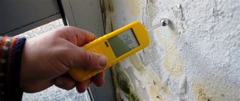 Wie sie dies vermeiden, erklären wir hier. Schimmel an der Wand und Decke - MKL SolidTechnology GmbH