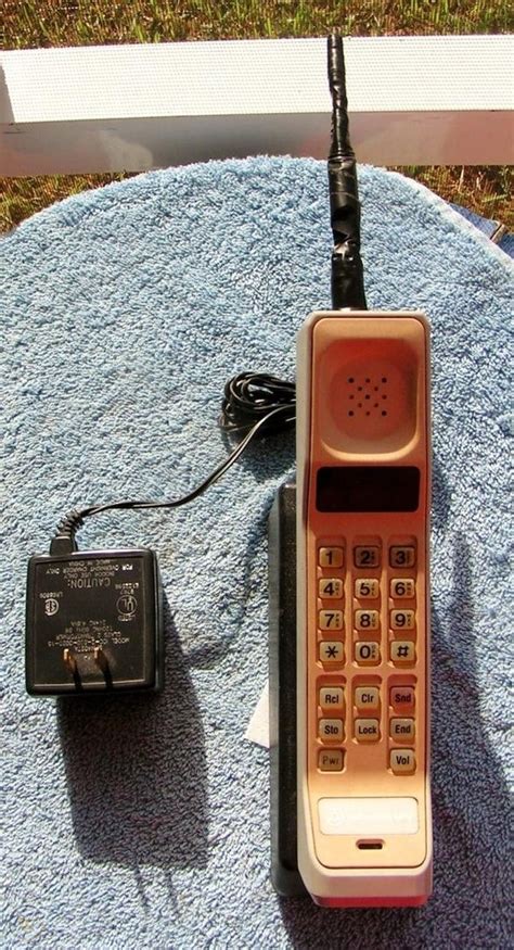Rare Vintage Motorola 8000m Thick Brick Cell Cellular Mobile Phone