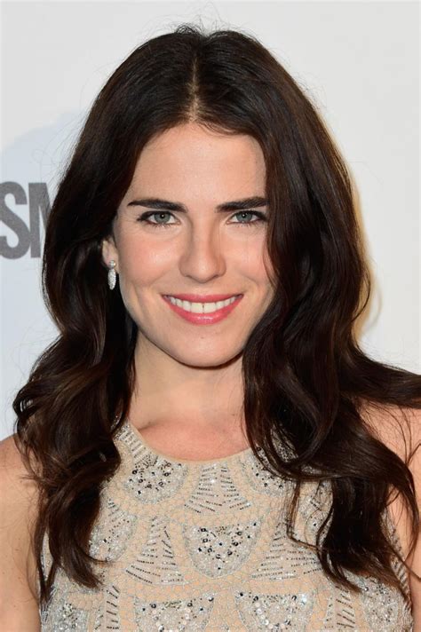 Motivul pentru care iubești shoppingul online! Karla Souza Net Worth - Celebrity Sizes
