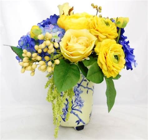 Love This Color Combination Flower Arrangements Yellow Roses