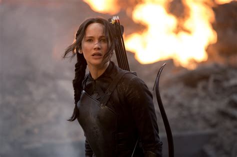 Review The Hunger Games Mockingjay Part 1 Chicago Tribune