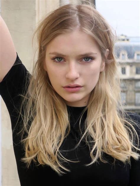 7 Popular French Hair Colors Parisians Always Choose 2024