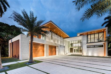 14000 Square Foot Contemporary Mansion In Miami Beach Fl The
