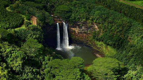 Twin Waterfalls Of Wailua Falls Kauai Hawaii Usa Windows Spotlight