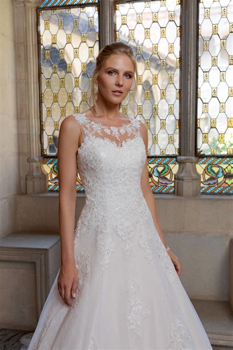 Vânzare magazin de vânzare 50% reducere imagini noi din vero moda schönes brautkleid acacia spitze. Amera Vera Kollektion 2019 Fashion Queen | Brautmode ...