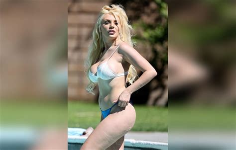 Courtney Stodden S Boobs Bust Out Of Teeny Bikini In Palm Springs