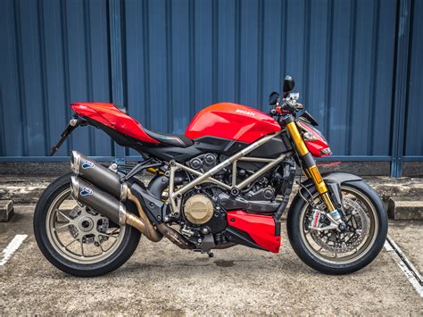 But is it so good that. Ducati Streetfighter S 2009 - Ducati Red ⋆ Motorcycles R Us