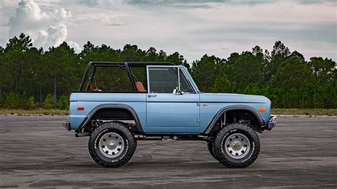 Picture Gallery Of Velocity Restorations 1973 Ford Bronco Robb Report