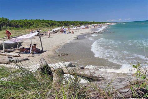 Migliori Spiagge Per Nudisti E Naturisti In Italia Dove Trovarle L P