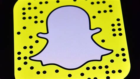 Snapchat Redesign Is A Flop With Users Bbc News