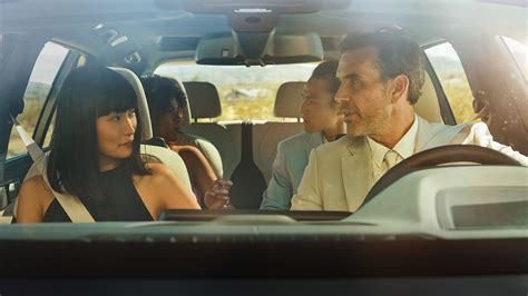 Learn more about price, engine type, mpg, and cruise control w/steering wheel controls. BMW X7: The SAV of the luxury class | bmw.com.sg