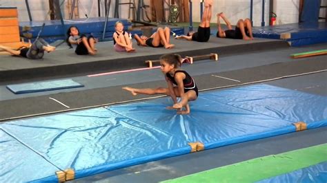 Veja mais ideias sobre ginastica artistica, ginastica, movimentos da ginástica. I Copa Mogi Ginastica Artistica Solo Nivel III - YouTube
