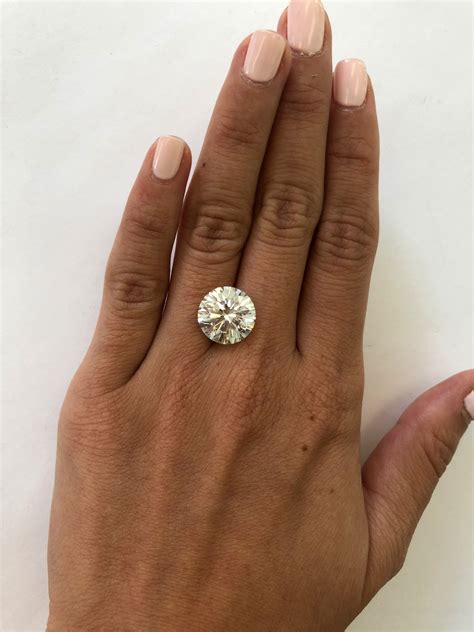 A ring shopping experience like no other!. This Is What a Diamond Looks Like at Every Size—from .5 ...