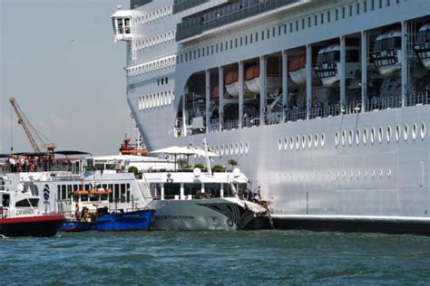 Watch Cruise Ship Crashes Into Boat In Venice 5 Tourists Injured