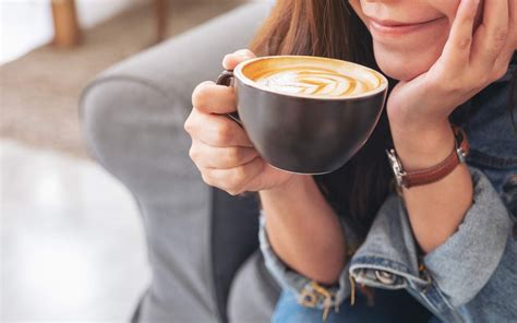 Makanan ini merupakan pemicu paling utama naiknya kolesterol dalam darah, oleh sebab itu, pilihlah. Kesalahan Saat Minum Kopi yang Berbahaya bagi Penderita ...
