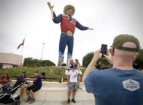 State Fair Photo Of The Day 928 The Requisite Big Tex Selfie D