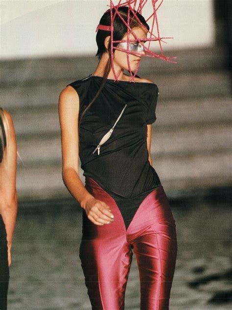 Stella Tennant At Alexander Mcqueen Ss 1997 Mcqueen Fashion Fashion