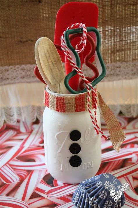 32 Beautiful And Festive Mason Jar Christmas Ts The