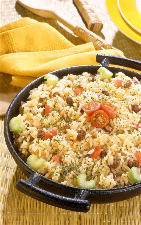 El arroz con pato ✅ es un plato típico del norte del perú y tiene un sabor delicioso gracias al la receta de arroz con pato que presento es la que me enseño mi abuela que vive en chiclayo (capital. Arroz com tomate e passas - Guia da Cozinha