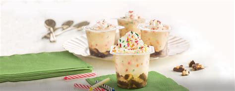 These birthday cake pudding shots will be at hit next time you are celebrating a birthday. Birthday Cake Pudding Cups | Ready Set Eat