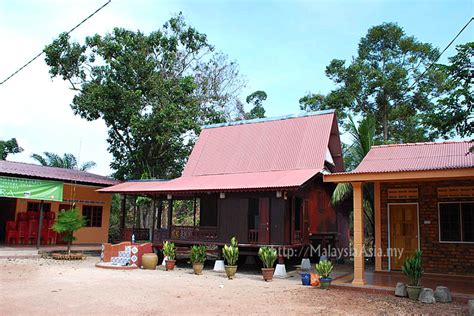 Find great places to stay, eat, shop, or visit from local experts. Homestay in Malaysia, Parit Penghulu Melaka - Malaysia Asia