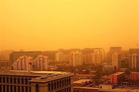 Severe Sandstorm Blasts Beijing