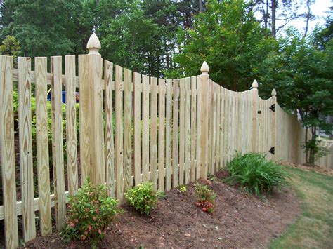 We supply wooden garden fencing and fence panels in various styles such as traditional, decorative and picket. Curved Wood Fence Panels • Fences Design