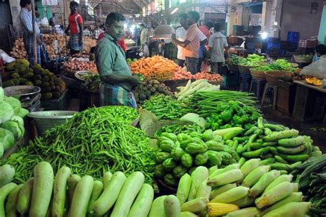 Indias Retail Inflation Crosses 7 For A Second Month In A Row