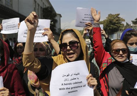 Frauen Demonstrieren In Kabul Für Ihre Rechte Taliban Reagieren Mit Gewalt