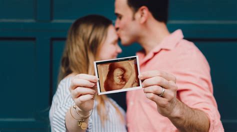 During pregnancy, changes in hormones, metabolism, fluid retention, and blood circulation can all affect your eyes and your eyesight. Ultrasounds during pregnancy | Femme Amsterdam