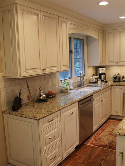 If more thorough cleansing is required, use a solution of mild dishwashing liquid mixed with warm water. 70+ Stunning White Cabinets Kitchen Backsplash Decor Ideas ...