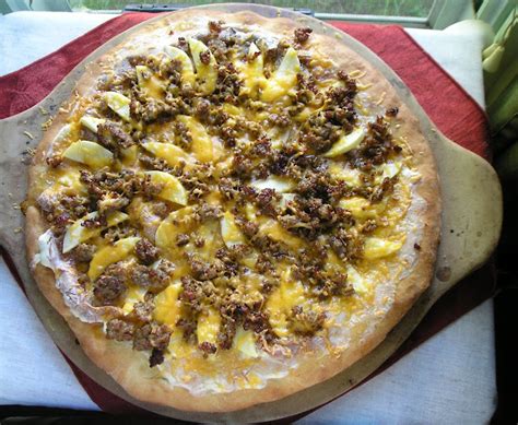 Apple Cheddar Sausage Pizza ~ Edesias Notebook