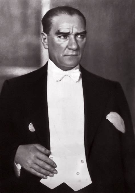 Ümit aktaş, türkiye'de fitoterapi uzmanı olarak eğitim alan ilk tıp doktorlarından bir tanesidir. Atatürk'ün Fahrettin Altay'ın kızı Hayrunnisa Hanımın ...
