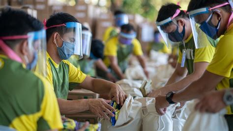 For Poor Filipinos During The Pandemic Bayan Bayanihan Brings Food And Hope Asian Development