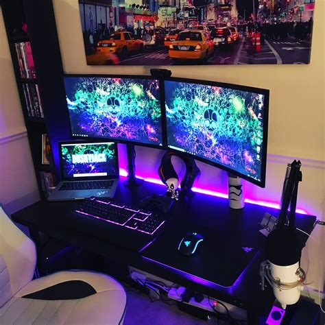 What is a basic streaming setup? DuskyJack on Twitter: "Gaming/YouTube/stream setup 2017 # ...