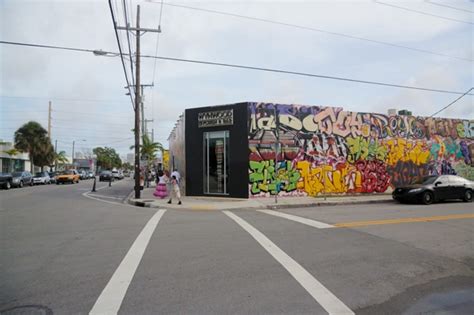 Street Art In Miami At The Wynwood Walls Wander The Map
