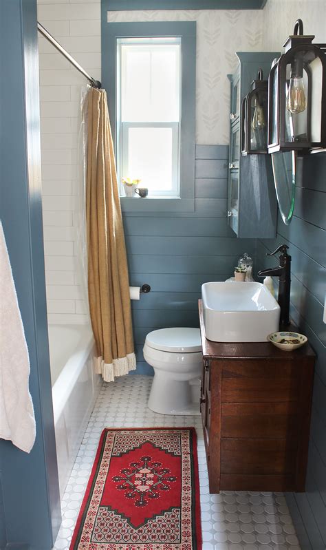 Discover cottage color combos, country vanities, and the relaxing feeling that comes with it all. Fresh Country Bath Before & After ...
