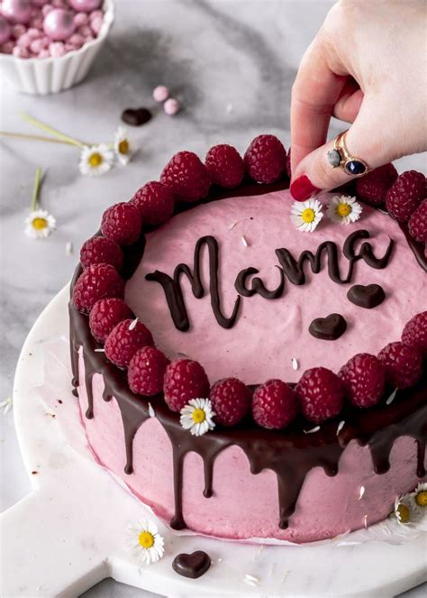 2 tafeln schokoriegel (yogurette), je 8 riegel 6 blätter gelatine. Himbeermousse-Torte zum Muttertag - Emma's Lieblingsstücke ...
