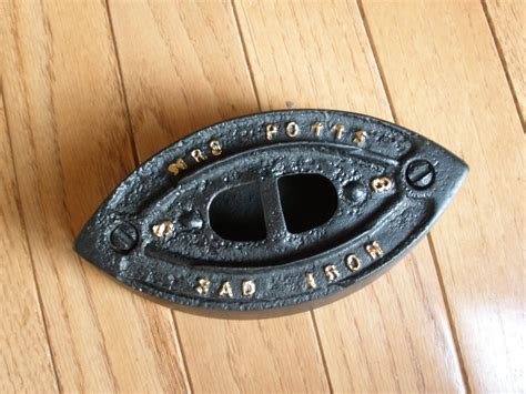Late 1800s MRS POTTS SAD IRON No 8 – SUPERNOVA ANTIQUES