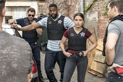 Chicago Pd Season Five Renewal For Nbc Cop Series Canceled Renewed