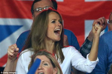 Dezember 1990 in lüttich) ist ein belgischer tennisspieler. Pregnant Kim Murray cheers on husband Andy as he wins the ...