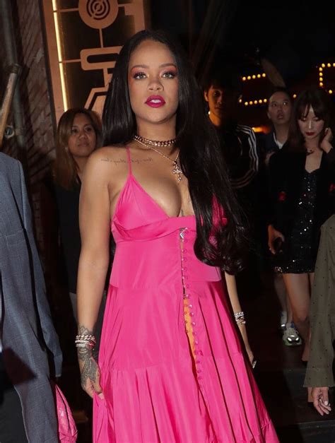 Pin By Cece John On Rihanna Pink Maxi Dress Plunge Dress Rihanna