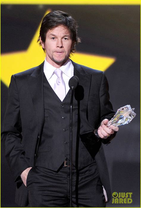 Mark Wahlberg Critics Choice Awards 2014 Red Carpet Photo 3033119