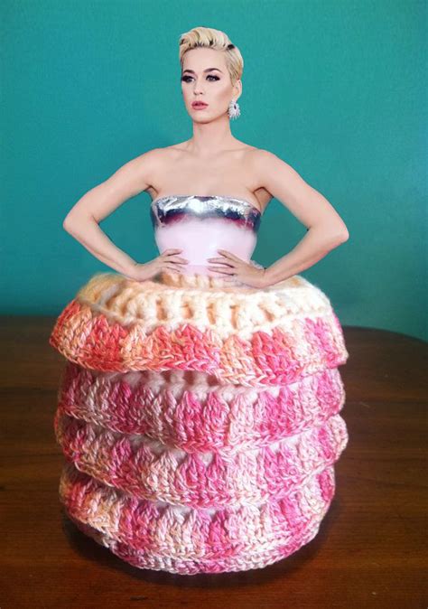 Psbattle Katy Perry At The Grammy Red Carpet Photoshopbattles
