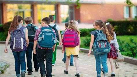 Le scuole foggiane ripartono, malgrado le criticità. Riapertura delle scuole: lezioni all'aperto, non c'è solo l'aula