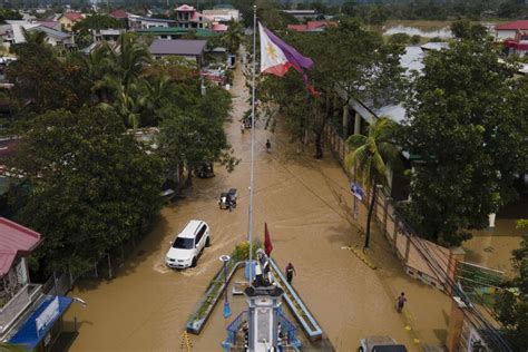 Powerful Typhoon Leaves 5 Rescuers Dead In North Philippines