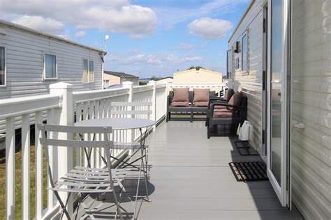 ABI Horizon 2021 Static Caravan Deck Sited At Allhallows Kent