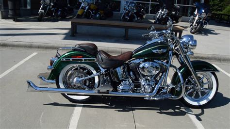 It still gets glowing chrome, laced wheels. 2013 Harley-Davidson FLSTN Softail Deluxe (020229) - YouTube