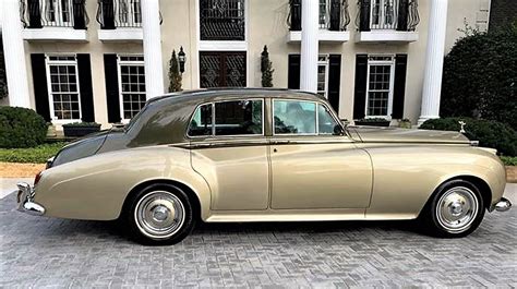 Elegant Rolls Royce Silver Cloud Restored In Classic Style