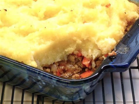 Plunge your spoon into a shepherd's pie with creamy mash and flavourful lamb mince. Rumppe Roasts and Other Family Recipes